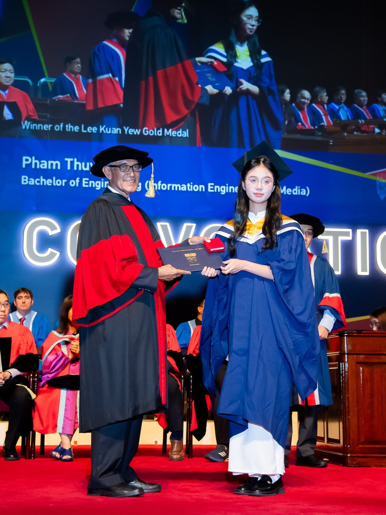 Phạm Thùy Linh nhận giải thưởng Lý Quang Diệu 2025